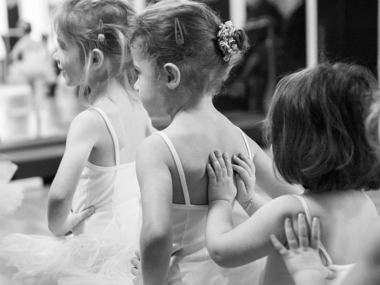 ECOLE DE DANSE ACQUAVIVA - petites danseuses en cours